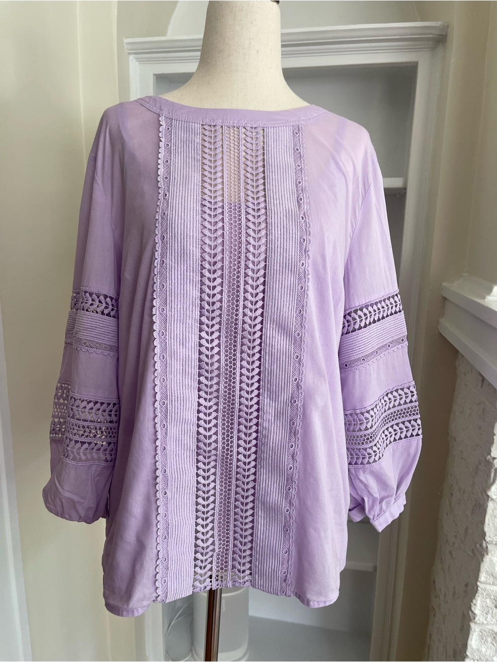 Talbots M - Eyelet Lace Lavender Blouse with camisole, 100% Cotton.